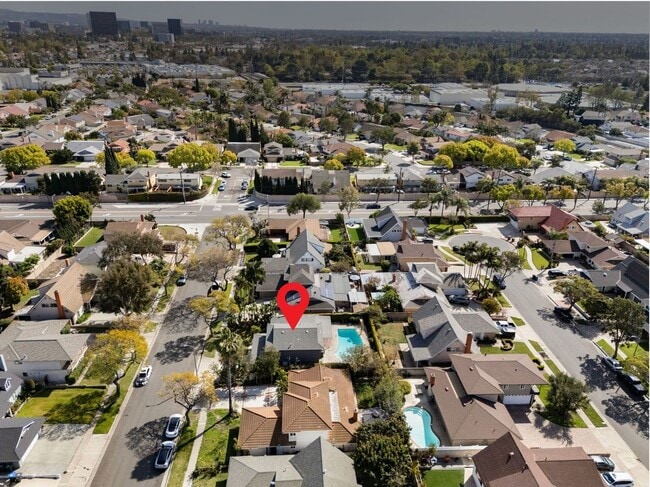 property at 2914 S Spruce St
