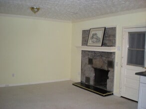 5936 Hammond Dr in Norcross, GA - Foto de edificio - Building Photo