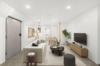 229 Oak St in Weehawken, NJ - Building Photo - Building Photo