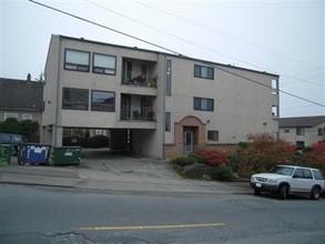 2242 Franklin Ave E in Seattle, WA - Building Photo - Building Photo