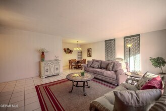 252 Shadow Mountain Dr in El Paso, TX - Building Photo - Building Photo