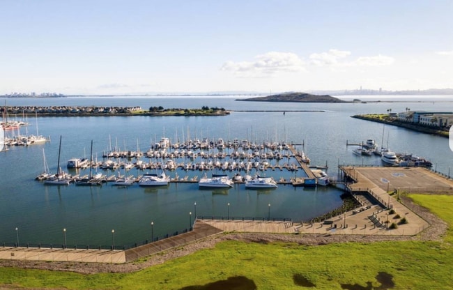 property at 2565 Day Sailor Ct