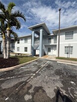 8555 Bernwood Cove Loop in Ft. Myers, FL - Building Photo