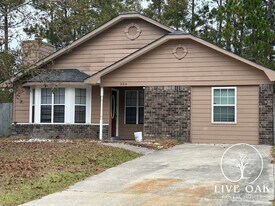 904 Willowbrook Dr in Hinesville, GA - Building Photo
