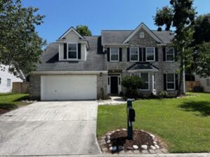 3268 Heathland Way in Mount Pleasant, SC - Building Photo