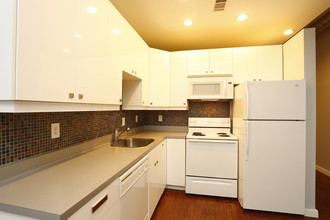 Sleek Lofts in Denver, CO - Building Photo - Interior Photo