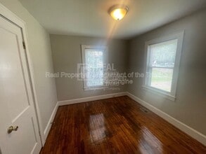 121 Robbins St in Greensboro, NC - Building Photo - Building Photo