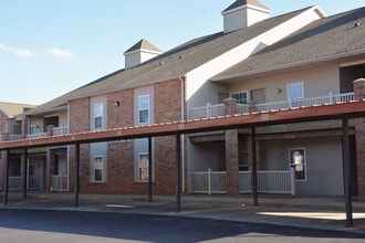 Gazebo Apartments in Springfield, MO - Building Photo - Building Photo
