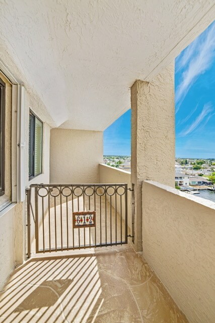 6035 Sea Ranch Dr, Unit 612 in Hudson, FL - Building Photo