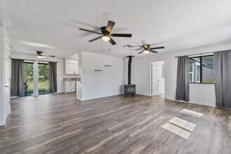 31331 Auberry Rd in Auberry, CA - Building Photo - Building Photo