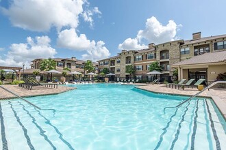 Cortland Seven Meadows in Katy, TX - Foto de edificio - Building Photo