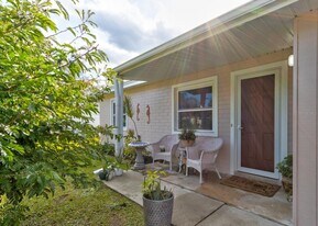 144 Ellison Ave in New Smyrna Beach, FL - Building Photo