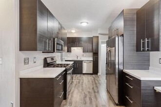 2014 Mainstreet in Hopkins, MN - Building Photo - Building Photo
