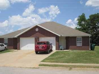 property at 831 Meadowlands Dr
