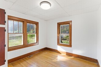 7817 Old Rutledge Pike in Knoxville, TN - Building Photo - Building Photo