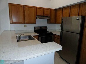 751 Lyons Rd in Coconut Creek, FL - Building Photo - Building Photo