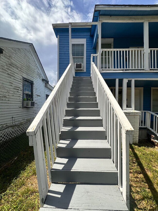 3114 Avenue M 1/2 in Galveston, TX - Building Photo - Building Photo