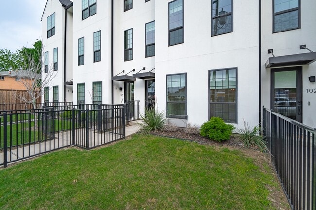 4808 San Jacinto St in Dallas, TX - Building Photo - Building Photo