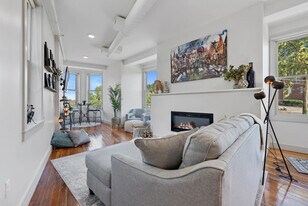 1833 Sycamore St in Cincinnati, OH - Building Photo