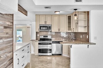 1837 NE 48th Ct in Pompano Beach, FL - Building Photo - Building Photo