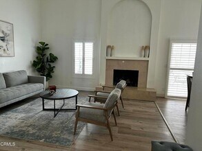 1521 N H St in Oxnard, CA - Foto de edificio - Building Photo