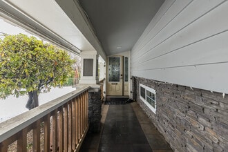 2088 Majestic Crescent in Abbotsford, BC - Building Photo - Building Photo