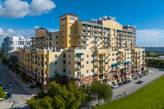 Colonnade at Dadeland in Miami, FL - Building Photo - Building Photo