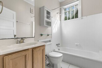 Laurelton Oaks in Birmingham, AL - Building Photo - Interior Photo