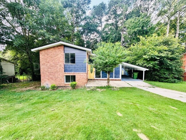 3222 Apache Dr