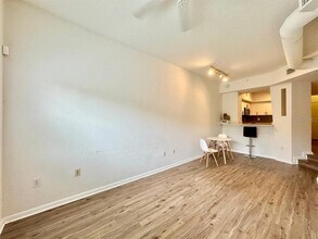 2402 W Azeele St in Tampa, FL - Building Photo - Building Photo