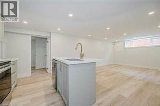 38 Endfield Ave in Hamilton, ON - Building Photo - Building Photo