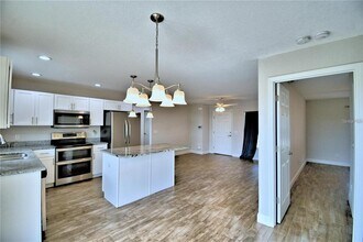 140 Weeping Willow Rd in Eagle Lake, FL - Building Photo - Building Photo