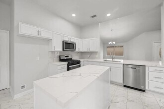 12710 Hill Branch Dr in Houston, TX - Building Photo - Building Photo