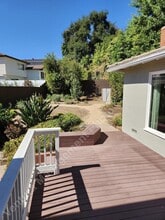 5515 Lake Lindero Dr in Agoura Hills, CA - Foto de edificio - Building Photo