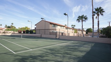 Victoria Townhomes in Cathedral City, CA - Building Photo - Building Photo