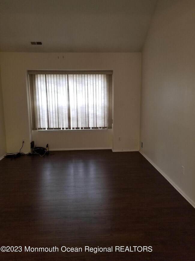 408 Dorchester Way in Englishtown, NJ - Building Photo - Building Photo