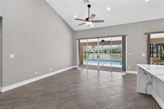 2138 E Crown Pointe Blvd in Naples, FL - Building Photo - Building Photo