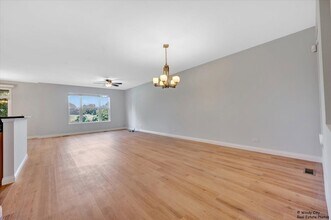 1848 Crenshaw Cir in Vernon Hills, IL - Building Photo - Building Photo
