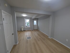 21 W Garrison St in Bethlehem, PA - Building Photo - Building Photo