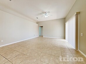 4412 Windmill Pointe Dr in Plant City, FL - Foto de edificio - Building Photo