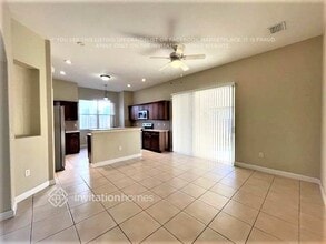 8865 NW 178th St in Hialeah, FL - Building Photo - Building Photo