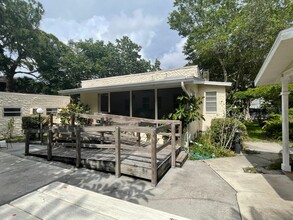 417 Adelia Ave in Sarasota, FL - Building Photo - Building Photo