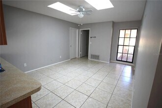 2848 Rustic Oaks Dr in Palm Harbor, FL - Building Photo - Building Photo