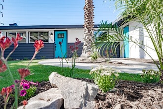 5131 Barstow St in San Diego, CA - Building Photo - Building Photo