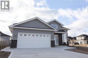 511 Harris Rd in Amherstburg, ON - Building Photo