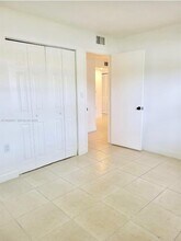 4205 N University Dr in Sunrise, FL - Building Photo - Building Photo