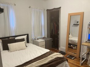 37 Elm St, Unit 1 in Somerville, MA - Building Photo - Building Photo