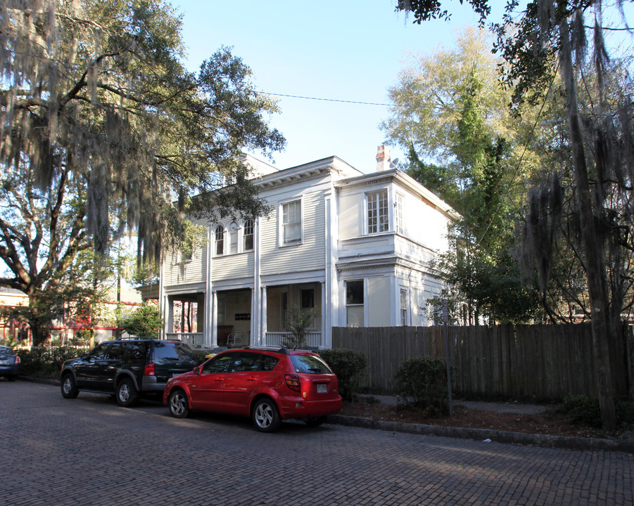 122 W 36th St in Savannah, GA - Building Photo