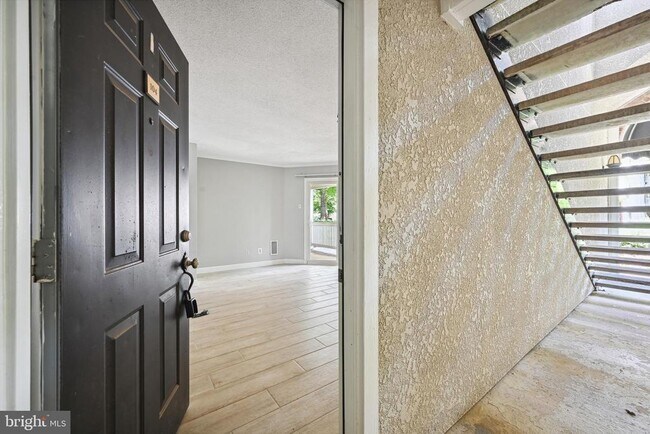 1532 Lincoln Way in McLean, VA - Building Photo - Building Photo