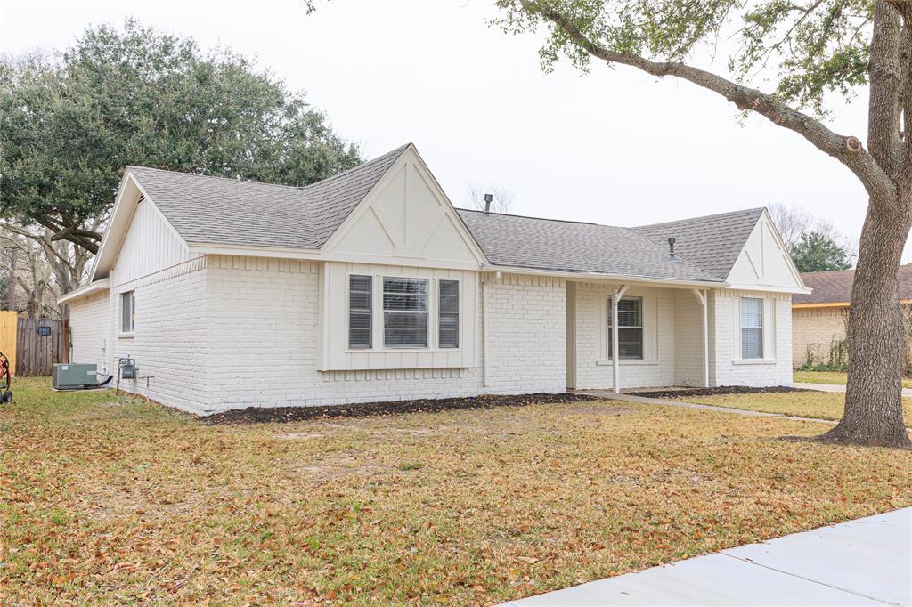 3206 Cherry Creek Dr in Missouri City, TX - Building Photo